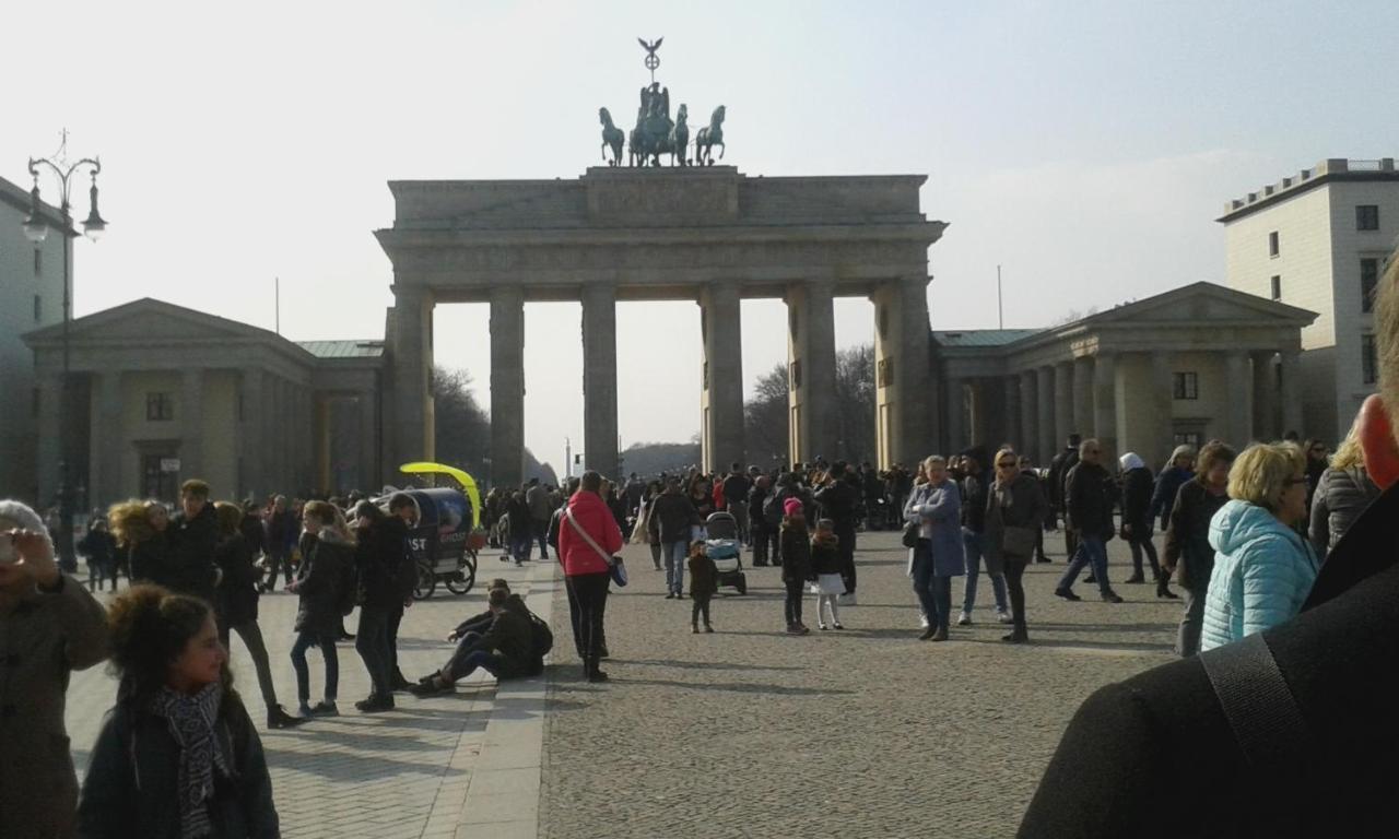 Berlin - Schoenefeld Gruene Wohnung ภายนอก รูปภาพ